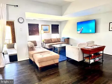 Living - 30 J Hearthstone Ct #J, Annapolis, MD 21403 photo 2 of 5