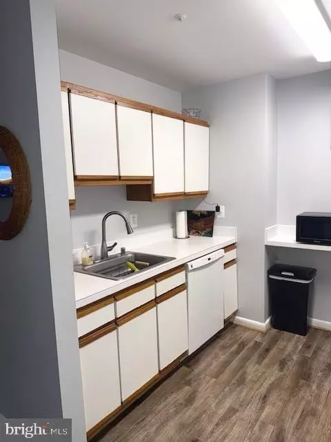 Kitchen - 30 J Hearthstone Ct #J, Annapolis, MD 21403 photo 1 of 3