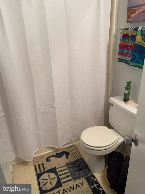 Bath - 30 J Hearthstone Ct #J, Annapolis, MD 21403 photo 3 of 3