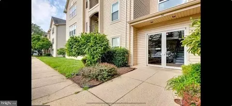 30 J Hearthstone Ct #J, Annapolis, MD 21403