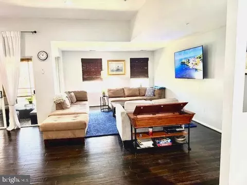 Living - 30 J Hearthstone Ct #J, Annapolis, MD 21403 photo 4 of 5