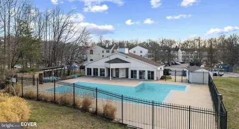 Exterior - 30 J Hearthstone Ct #J, Annapolis, MD 21403 photo 7 of 9