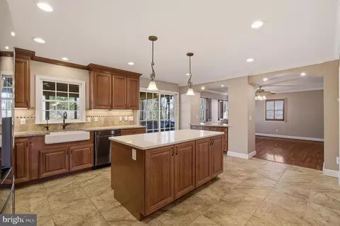 Kitchen - 1296 Crossover Dr, Edgewater, MD 21037 photo 3 of 4
