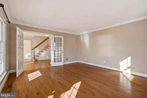 Living - 1296 Crossover Dr, Edgewater, MD 21037 photo 2 of 8