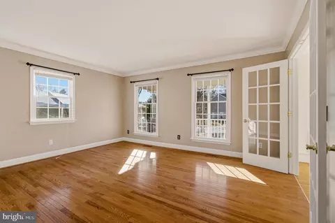 Living - 1296 Crossover Dr, Edgewater, MD 21037 photo 1 of 8