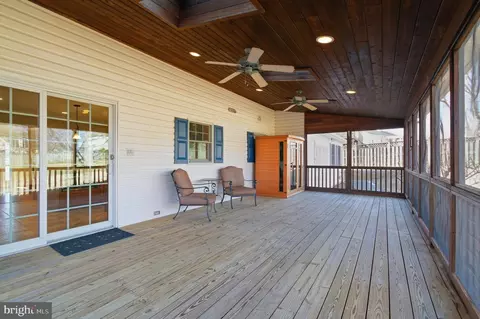 Exterior - 1296 Crossover Dr, Edgewater, MD 21037 photo 4 of 8