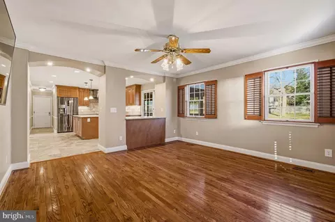 Living - 1296 Crossover Dr, Edgewater, MD 21037 photo 4 of 8