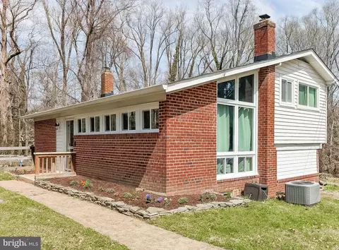 207 1st St, Annapolis, MD 21401