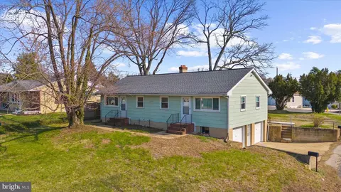 8229 Fort Smallwood Rd, Baltimore, MD 21226