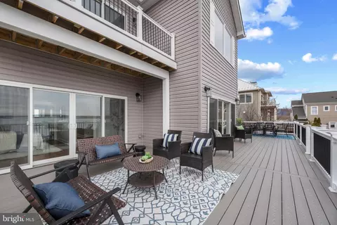 Exterior - 3675 1st Ave, Edgewater, MD 21037 photo 4 of 7