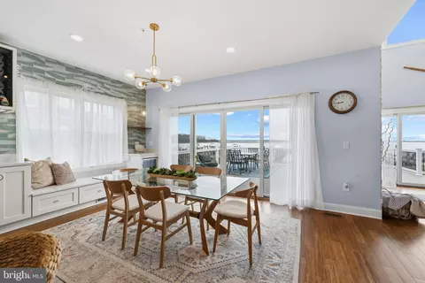 Dining - 3675 1st Ave, Edgewater, MD 21037 photo 3 of 3