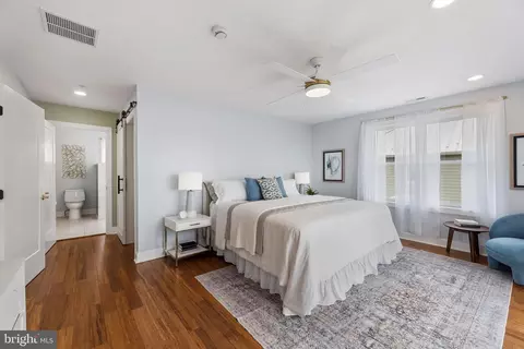 Bedroom - 3675 1st Ave, Edgewater, MD 21037 photo 6 of 8