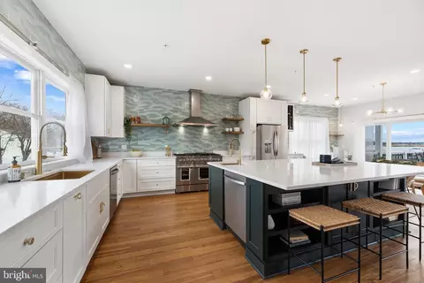 Kitchen - 3675 1st Ave, Edgewater, MD 21037 photo 1 of 3