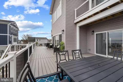 Exterior - 3675 1st Ave, Edgewater, MD 21037 photo 6 of 7