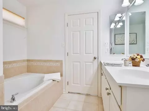 Bath - 7516 Helston Ct, Hanover, MD 21076 photo 4 of 9
