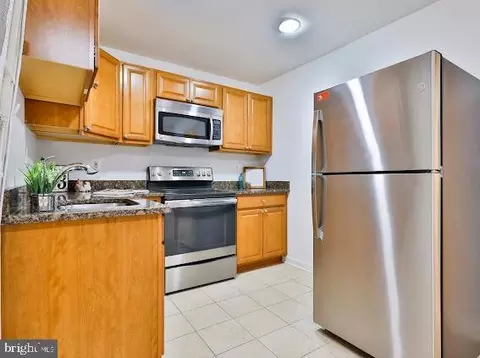 Kitchen - 7516 Helston Ct, Hanover, MD 21076 photo 9 of 10