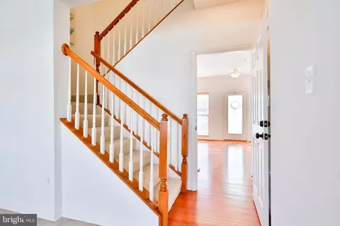 Entry Way - 7516 Helston Ct, Hanover, MD 21076 photo 3 of 13