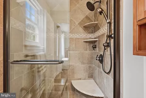 Bath - 8329 Sail Ct, Pasadena, MD 21122 photo 2 of 5