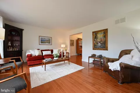 Living - 8329 Sail Ct, Pasadena, MD 21122 photo 1 of 5