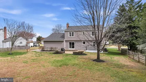 Exterior - 8329 Sail Ct, Pasadena, MD 21122 photo 7 of 8
