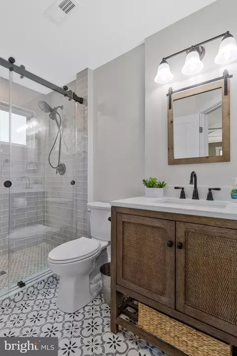 Bath - 1268 Hayes Rd, Shady Side, MD 20764 photo 5 of 6