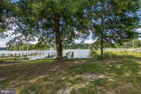 964 Main St, Deale, MD 20751