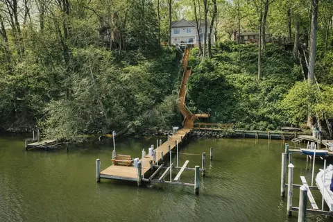 928 Waterview Dr, Crownsville, MD 21032