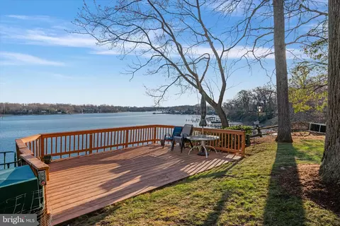 Exterior - 112 Park Ave, Edgewater, MD 21037 photo 5 of 7