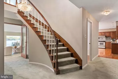 Entry Way - 112 Park Ave, Edgewater, MD 21037 photo 5 of 6