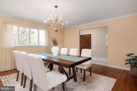 Dining - 112 Park Ave, Edgewater, MD 21037 photo 1 of 2