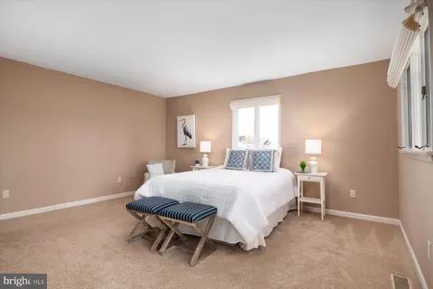 Bedroom - 112 Park Ave, Edgewater, MD 21037 photo 2 of 7