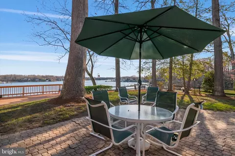 Exterior - 112 Park Ave, Edgewater, MD 21037 photo 4 of 7