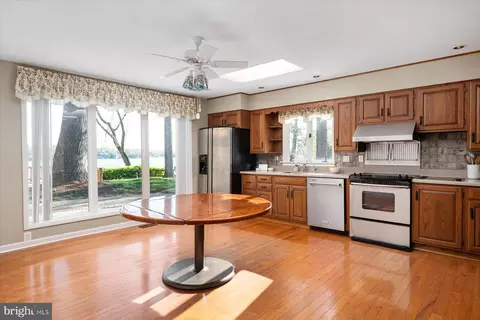 Kitchen - 112 Park Ave, Edgewater, MD 21037 photo 1 of 2