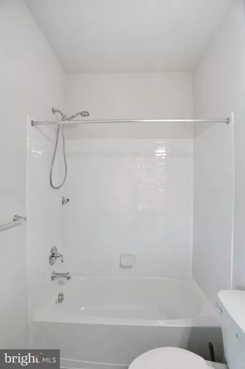 Bath - 211 Narrowleaf Way, Laurel, MD 20724 photo 3 of 3