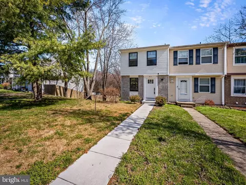 8121 Tower Bridge Dr, Pasadena, MD 21122