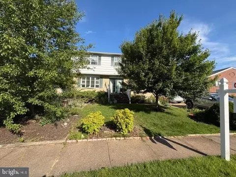 7952 Cross Creek Dr, Glen Burnie, MD 21061