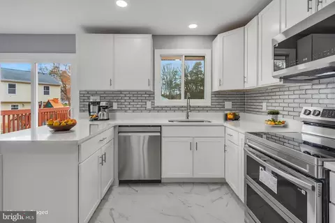 328 Beaghan Dr, Glen Burnie, MD 21060