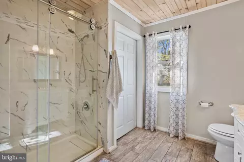 Entry Way - 7758 Lyman Ave, Pasadena, MD 21122 photo 5 of 6