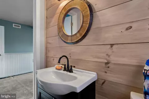 Bath - 7758 Lyman Ave, Pasadena, MD 21122 photo 1 of 5