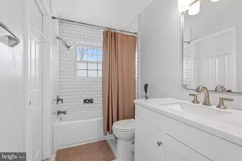 Bath - 243 9th St, Pasadena, MD 21122 photo 1 of 4