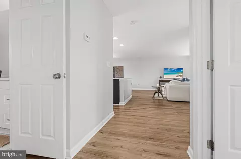 Entry Way - 243 9th St, Pasadena, MD 21122 photo 3 of 4