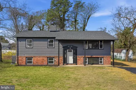 7918 Elizabeth Rd, Pasadena, MD 21122