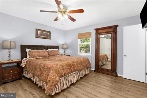 Bedroom - 610 Sutton Dr, Pasadena, MD 21122 photo 7 of 7