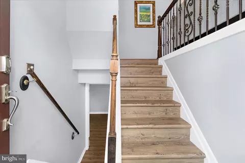 Entry Way - 610 Sutton Dr, Pasadena, MD 21122 photo 1 of 3