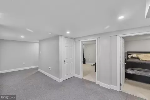 Entry Way - 8489 Arbutus Rd, Pasadena, MD 21122 photo 10 of 13