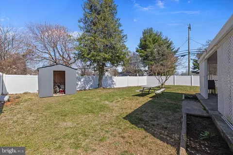 Exterior - 8489 Arbutus Rd, Pasadena, MD 21122 photo 4 of 6