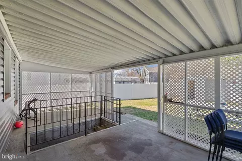 Exterior - 8489 Arbutus Rd, Pasadena, MD 21122 photo 3 of 6