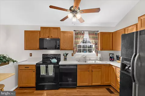 Kitchen - 180 Waldo Rd, Pasadena, MD 21122 photo 3 of 3