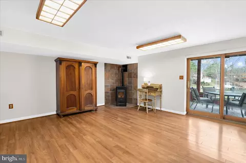 Living - 180 Waldo Rd, Pasadena, MD 21122 photo 1 of 1