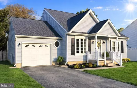 757 Sunnyfield Ln, Baltimore, MD 21225